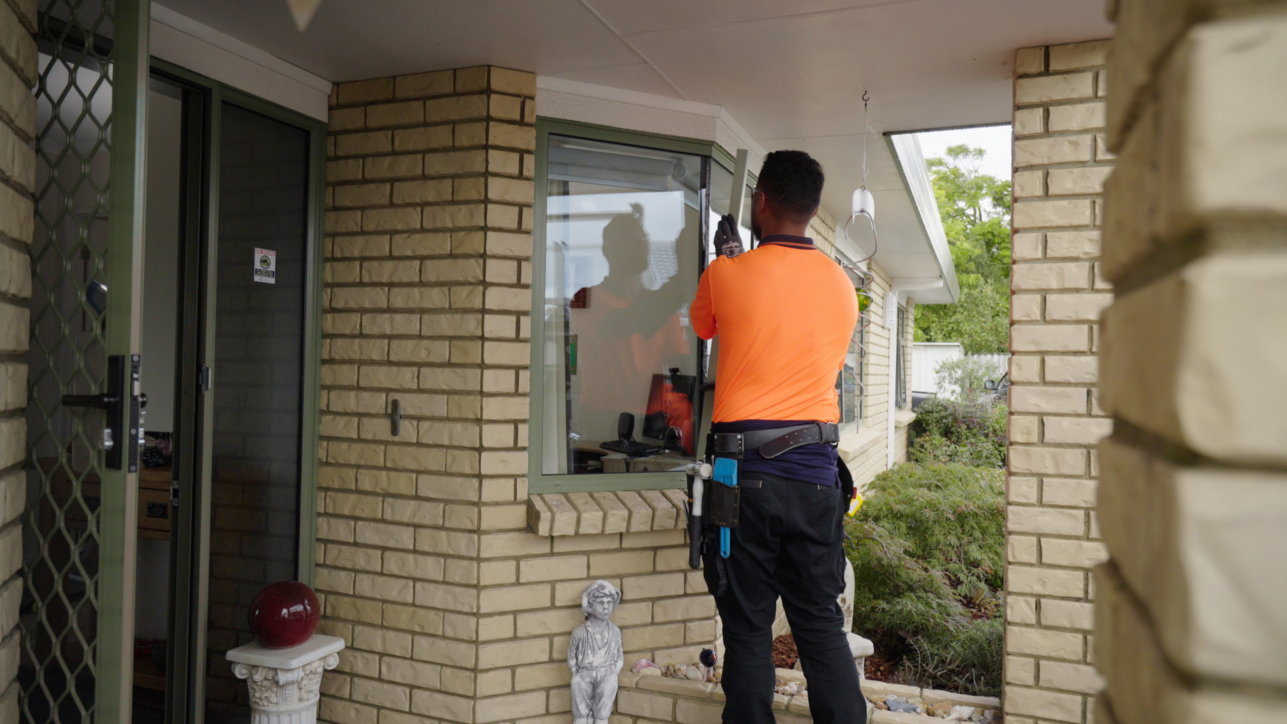 The process of retrofitting aluminium joinery