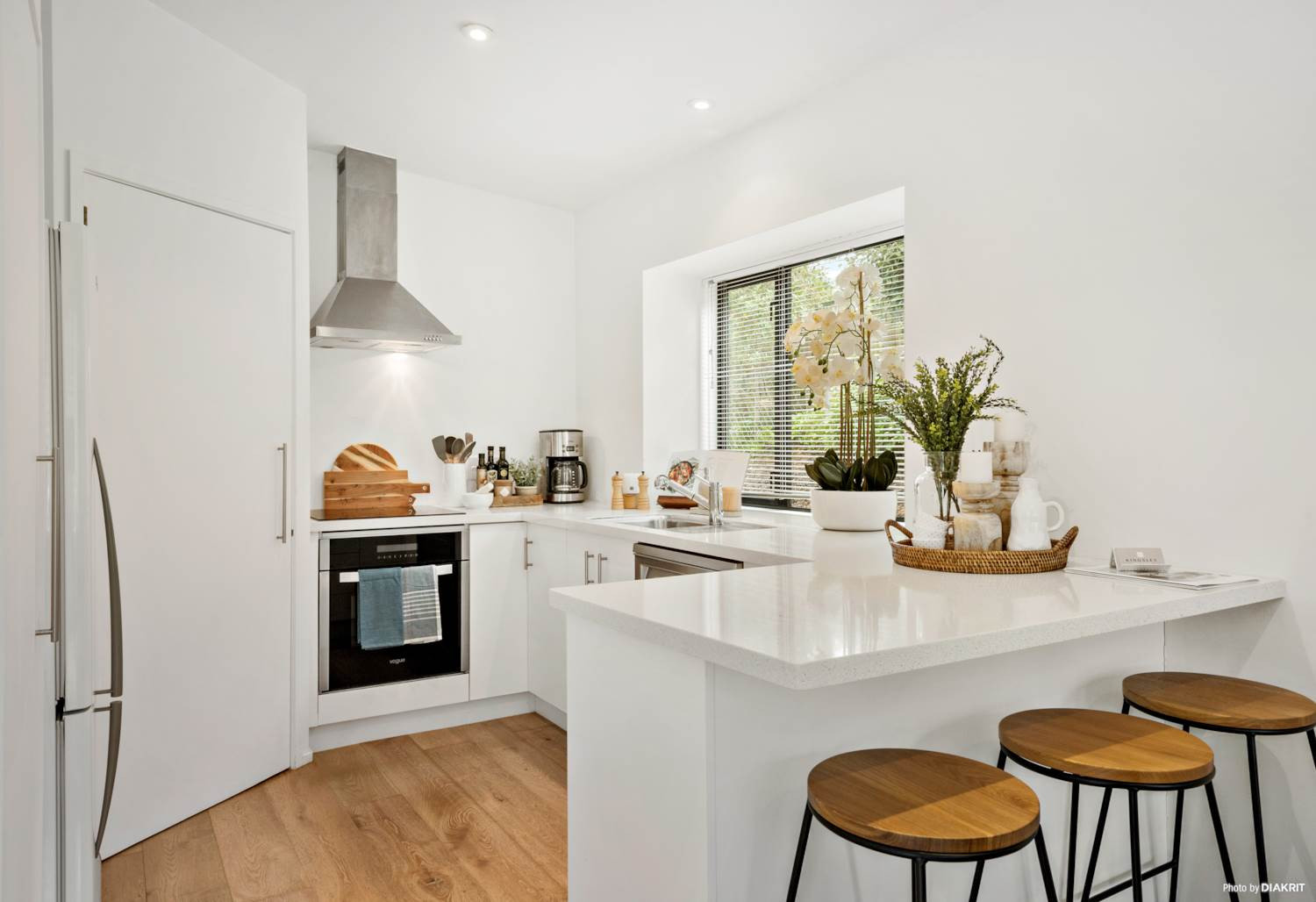 Kitchen with double glazed aluminium windows